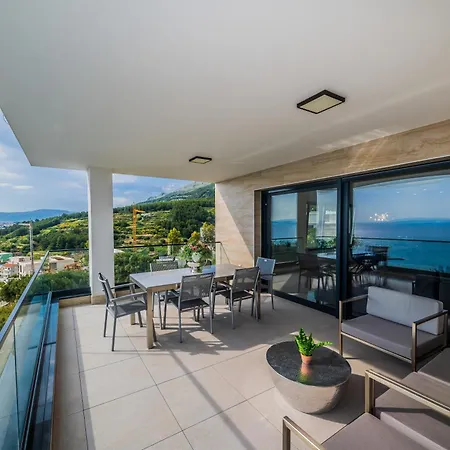 Luxury Bellevue * Podstrana