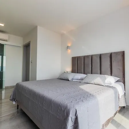 Luxury Bellevue Villa