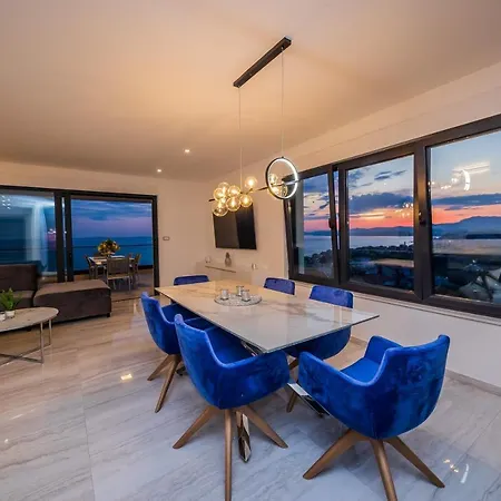 Luxury Bellevue Villa