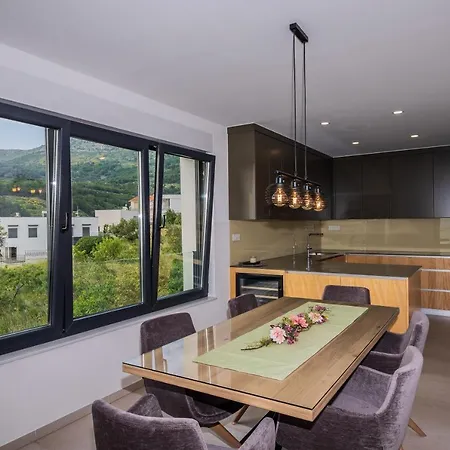 Luxury Bellevue Villa Podstrana