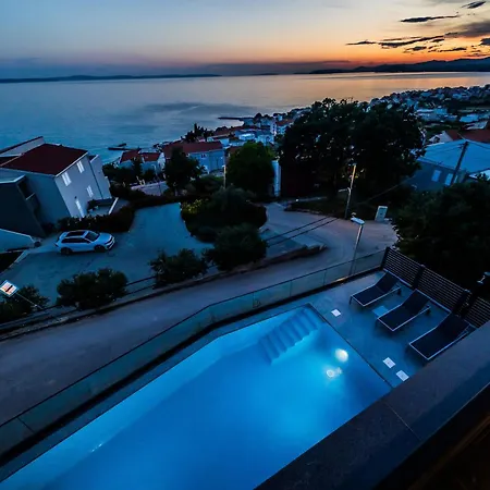 Luxury Bellevue Villa *
